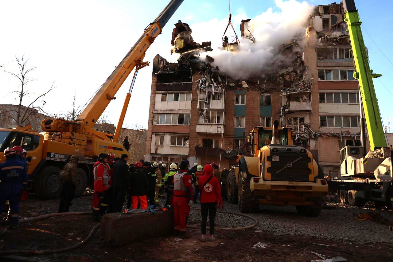 More photos of a building destroyed in Ternopil