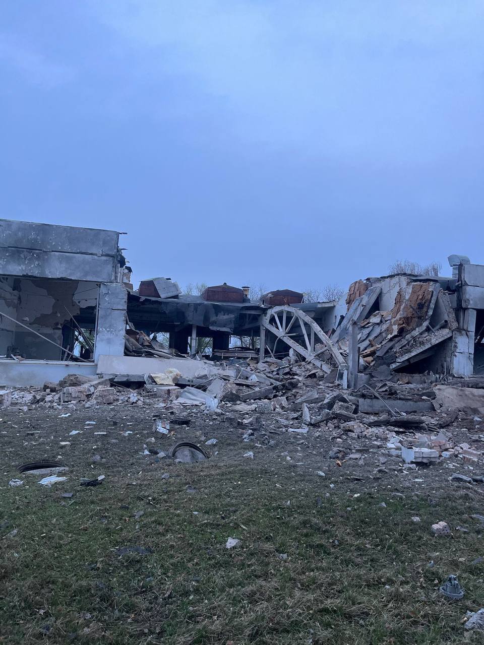 Attack aftermath in Kyiv region: Brovary and Bucha districts damage