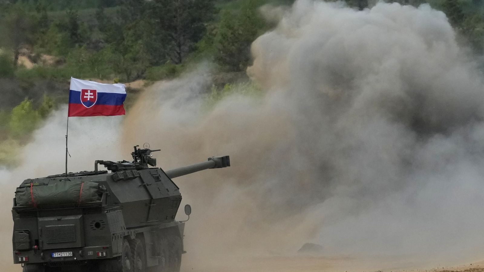 Slovakia delays artillery delivery to its army