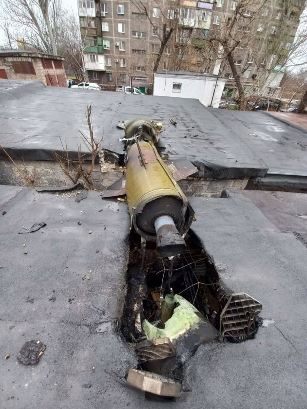 Russian strikes on Mariupol with Tocka-U missile (1 civilian killed)