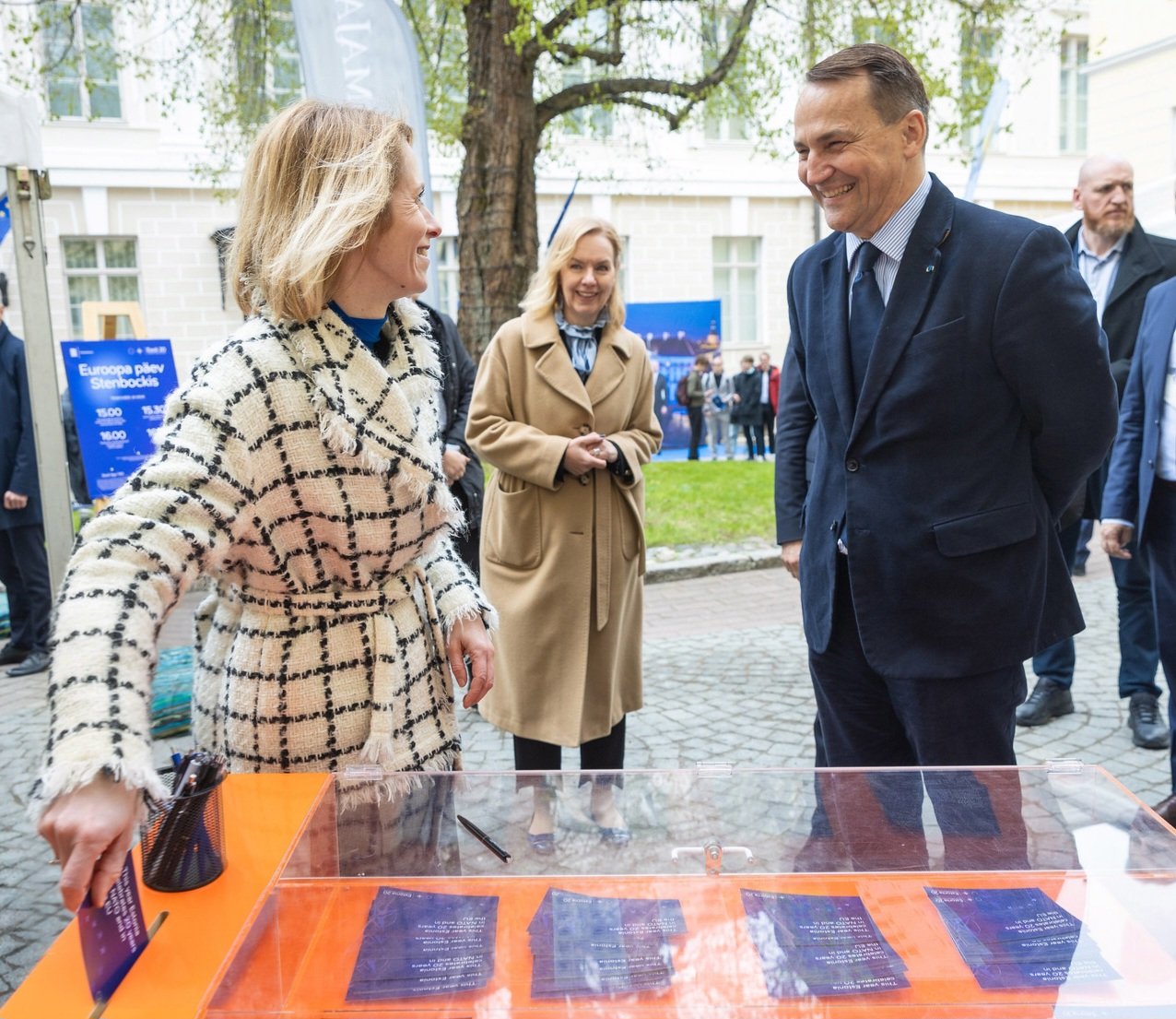 Estonia & Poland affirm support for Ukraine’s EU membership on Europe Day.