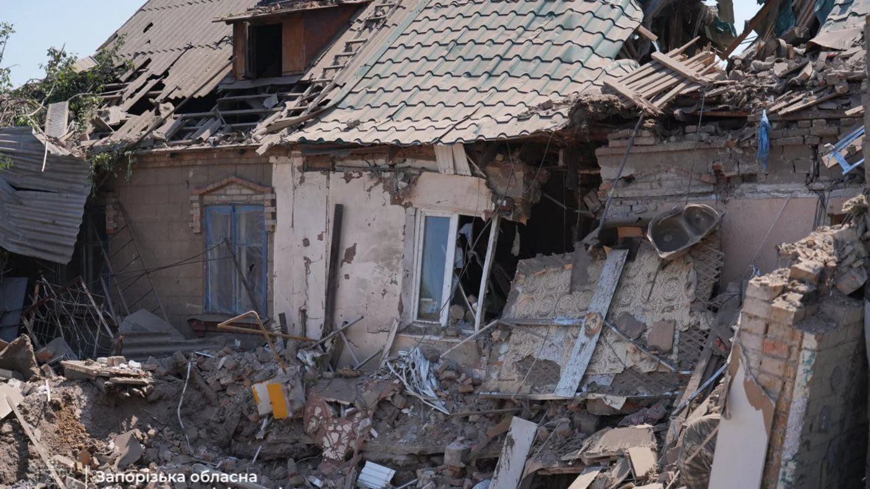 Russian forces attacked Zaporizhzhia district with aerial bombs