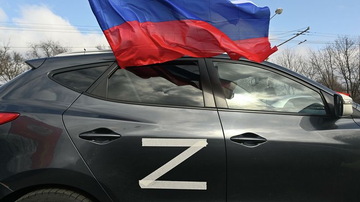 Russian man set fire to two cars in Orenburg bearing Z