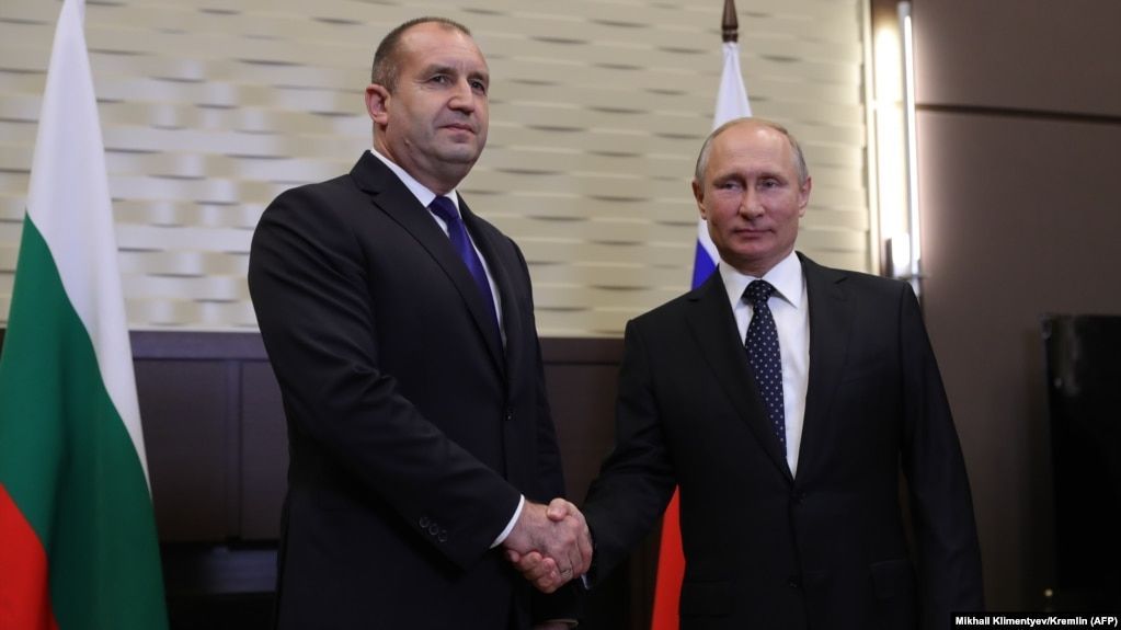 Bulgaria Votes as Pro-Moscow Radev Leads Presidential Race