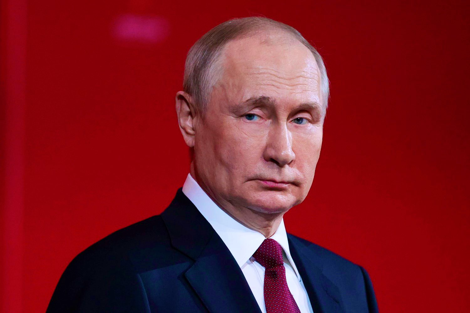 Sending money to Ukraine: a message to Putin