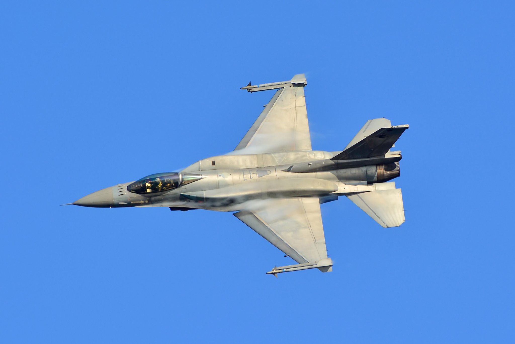Four Ukrainian pilots begin F-16 training in Romania