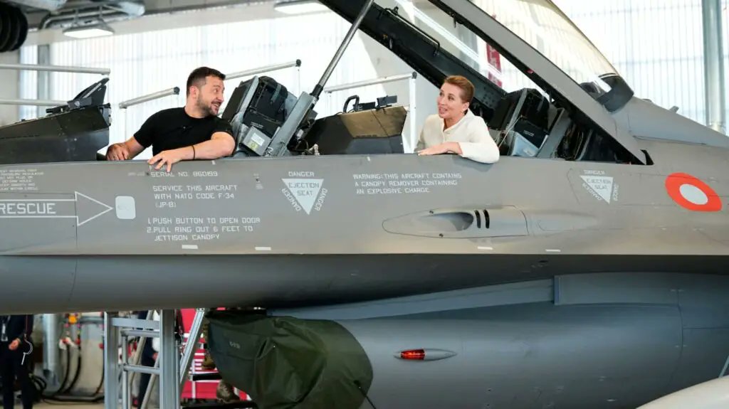 Netherlands Delivers Six F-16s to Ukraine