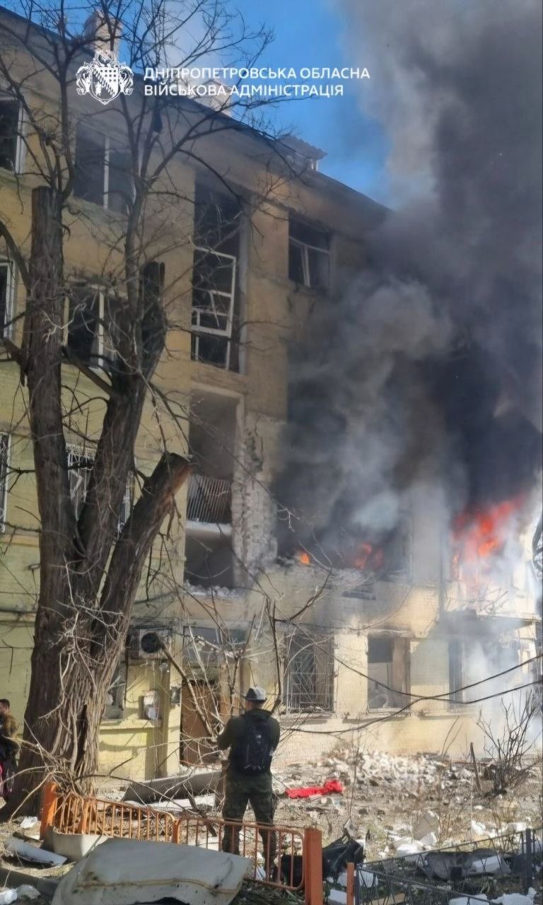 Dnieper targeted by Russian airstrike now (12 words max)