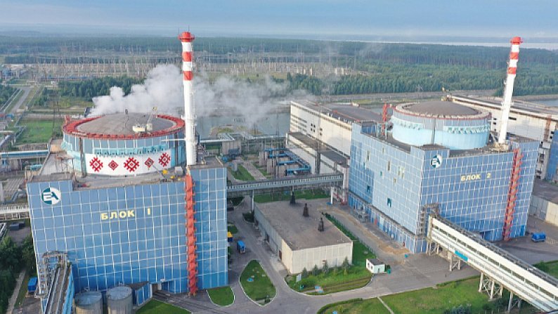 Russia Strikes Substations Powering Western Ukraine’s Nuclear Plants