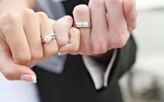 Ukrainians can now get married via video call through “Diia”