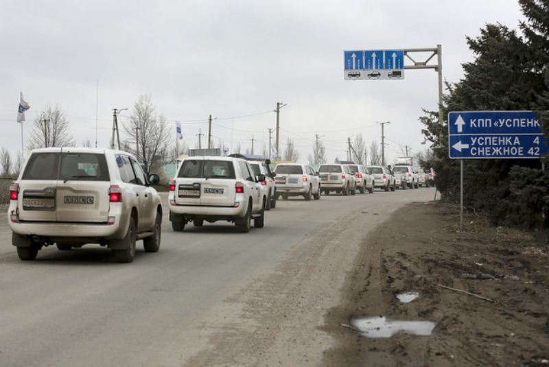 OSCE abandoned Ukrainians and cars, Russians got data – Politico