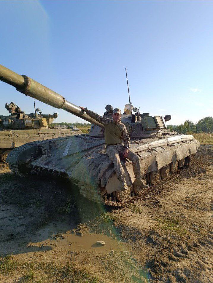 Ukrainian soldier on T-64 tanks at training ground