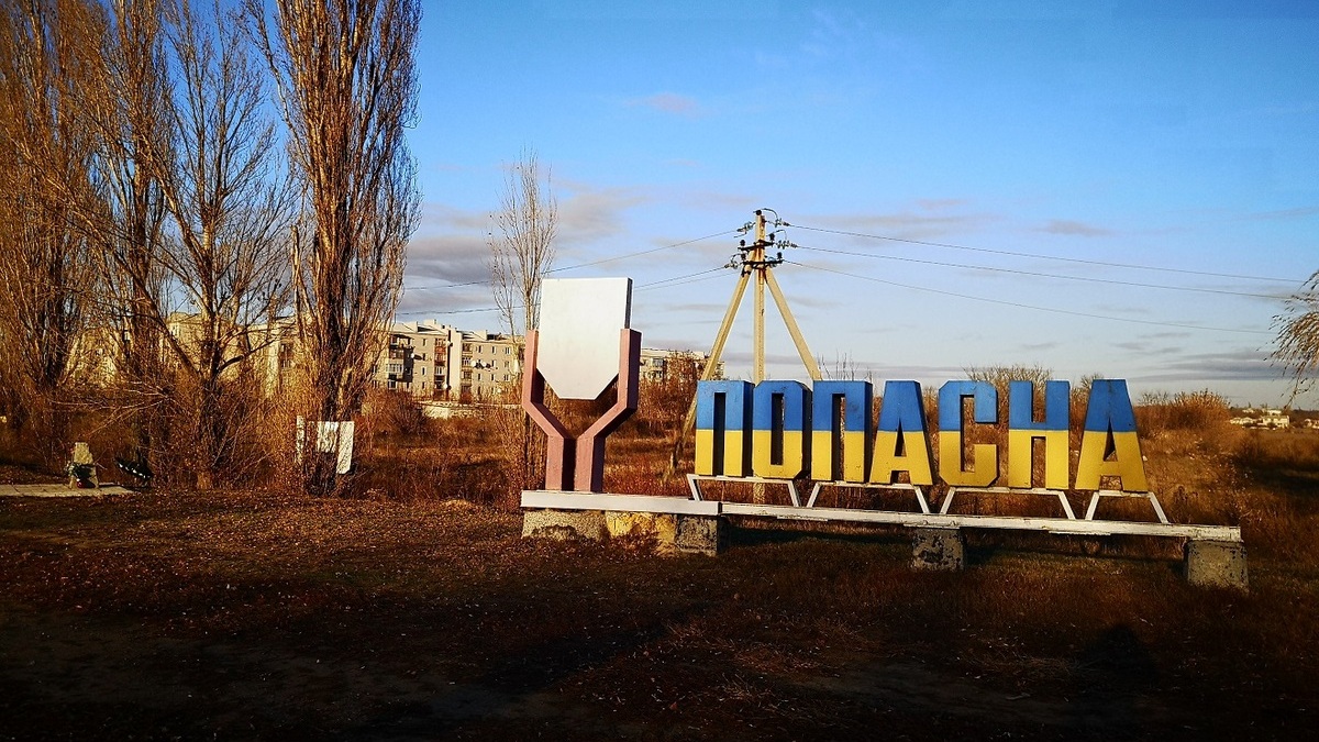 Ukrainian soldiers withdrew from Popasna to stronger positions