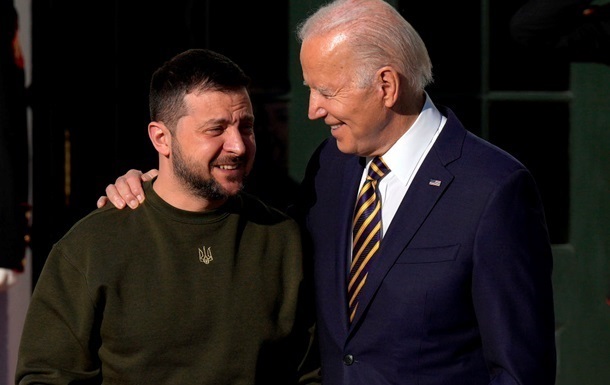Biden spoke with Zelensky and announced new aid package for Ukraine