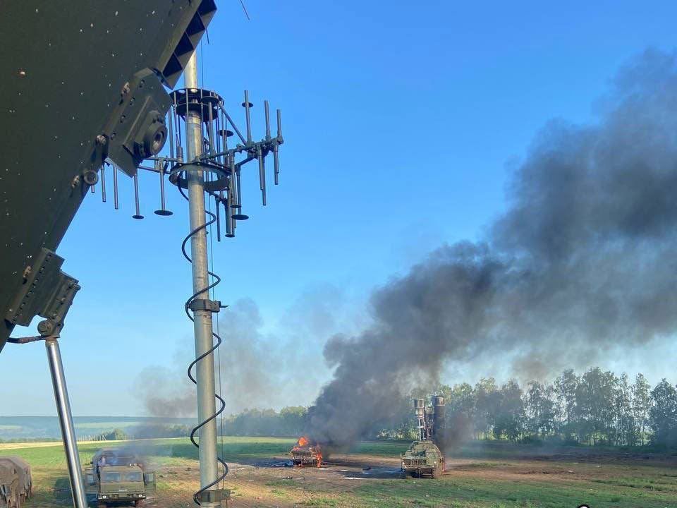 Ukraine destroys Russian S-300/400 in Belgorod, debunking surrender myths.