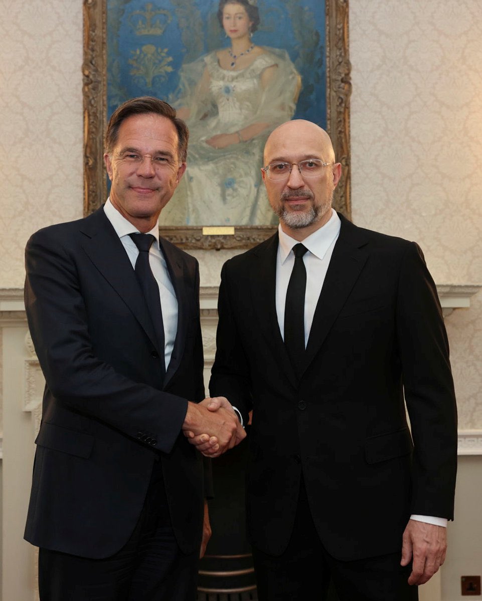 Ukrainian minister meets NATO chief in London