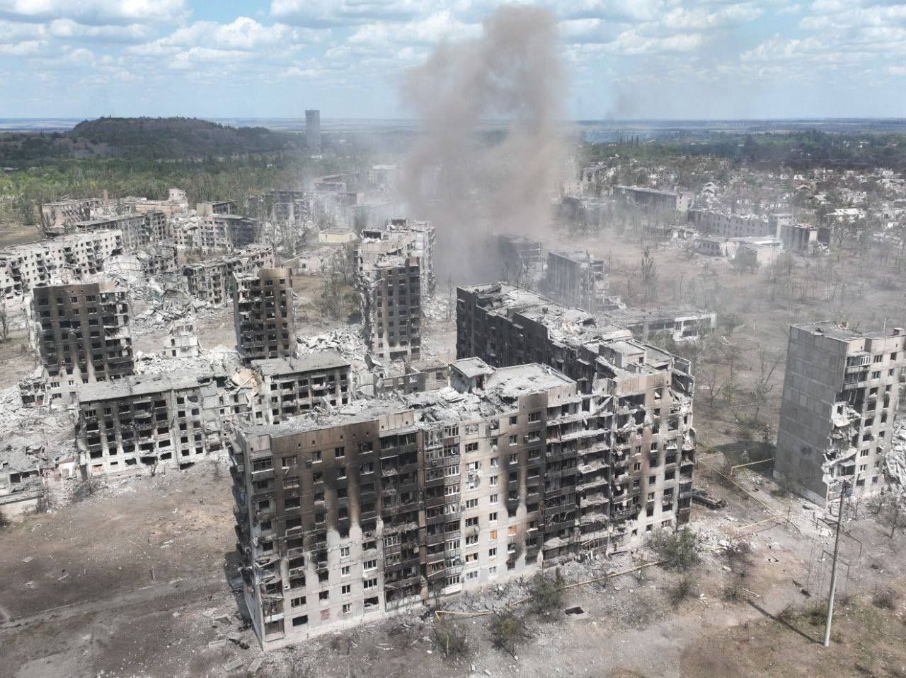 Russian invaders destroy another Ukrainian city Pivniche