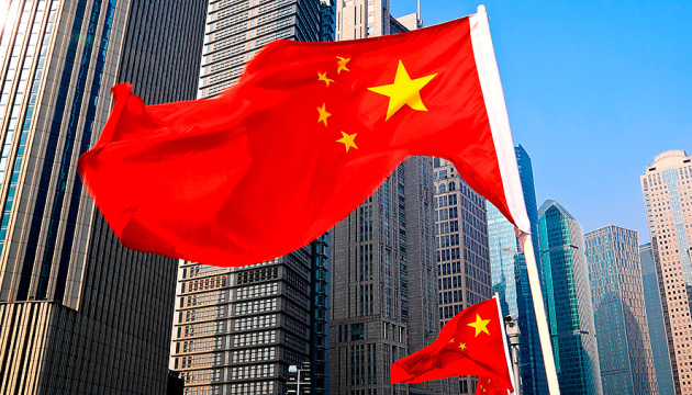 China’s FM Condemns Russian Attack on Kyiv