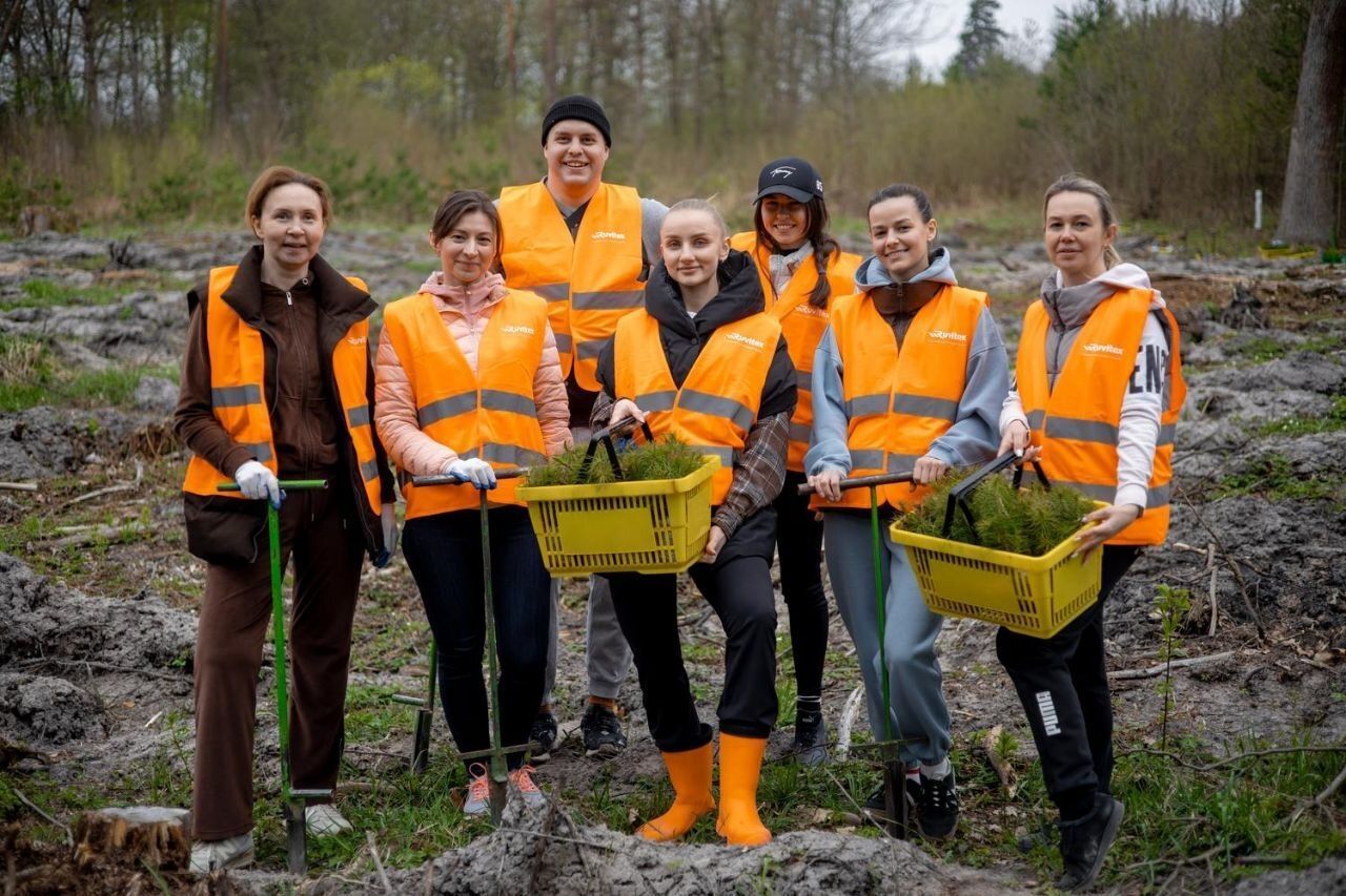 Ukraine Plants 6,000 Saplings in Lviv Oblast Amid War