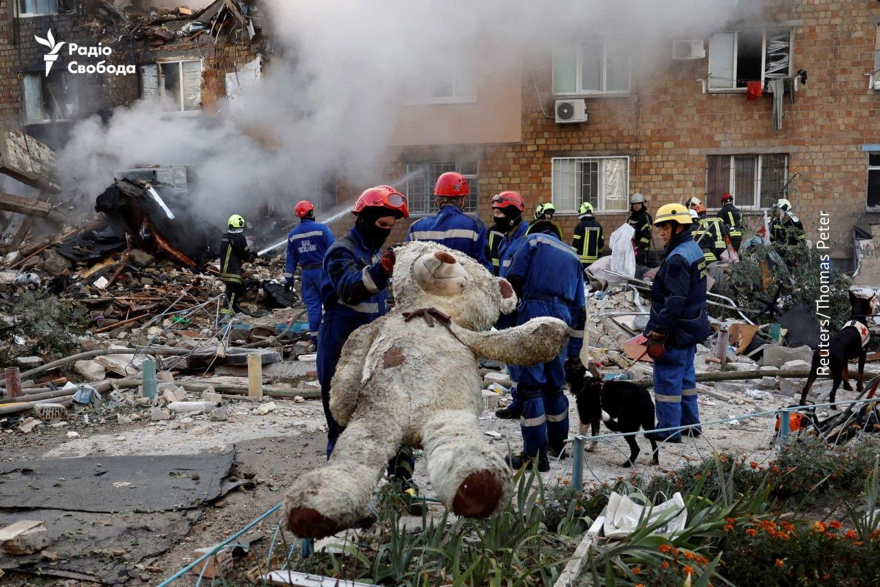 Kyiv attack kills 10, injures 48