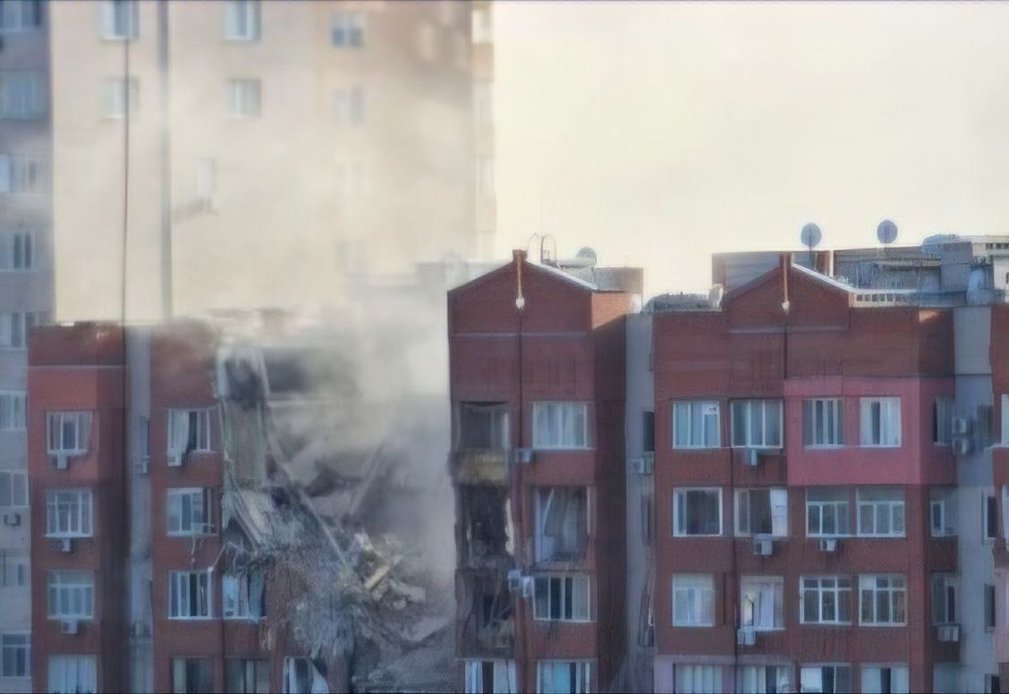 Missile strike hits nine-story building in Dnipro