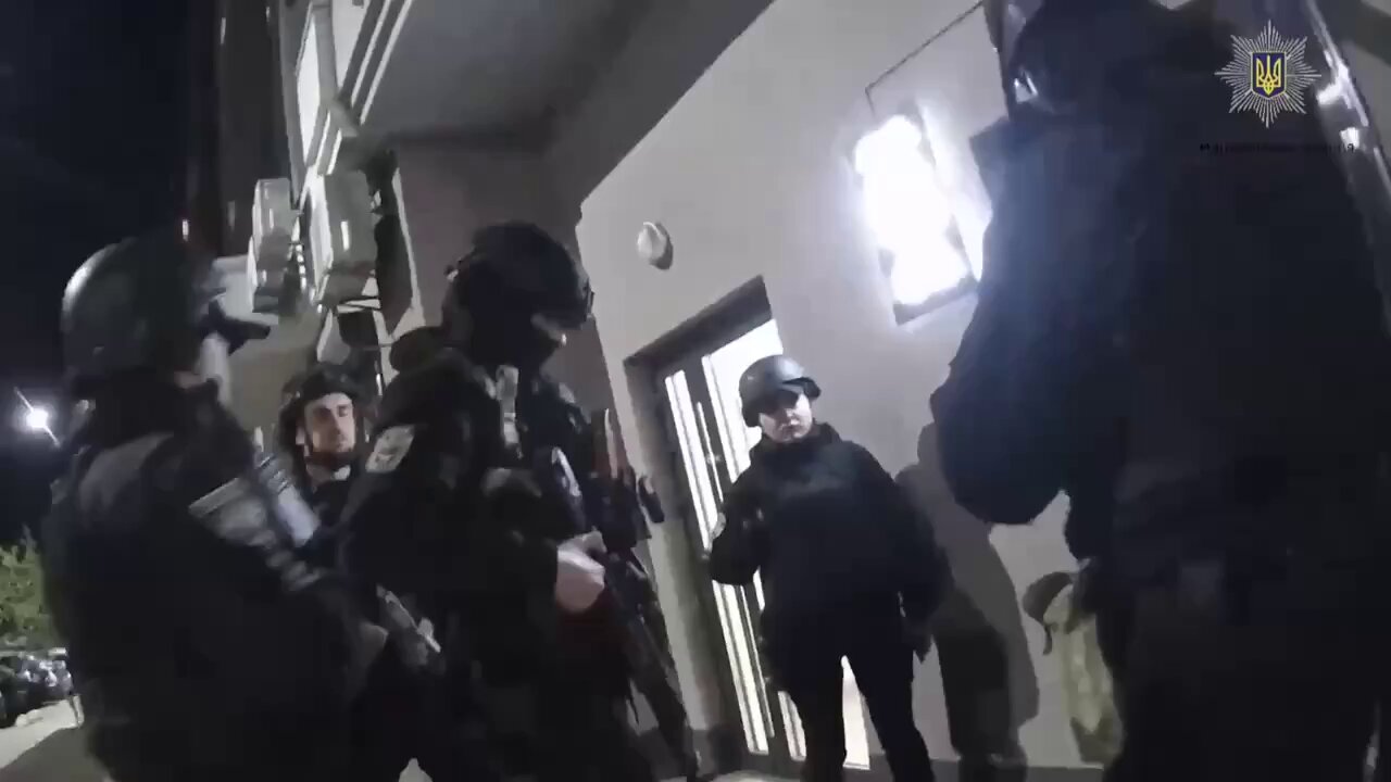 Armed Intoxicated Man Detained in Kyiv Residential Complex