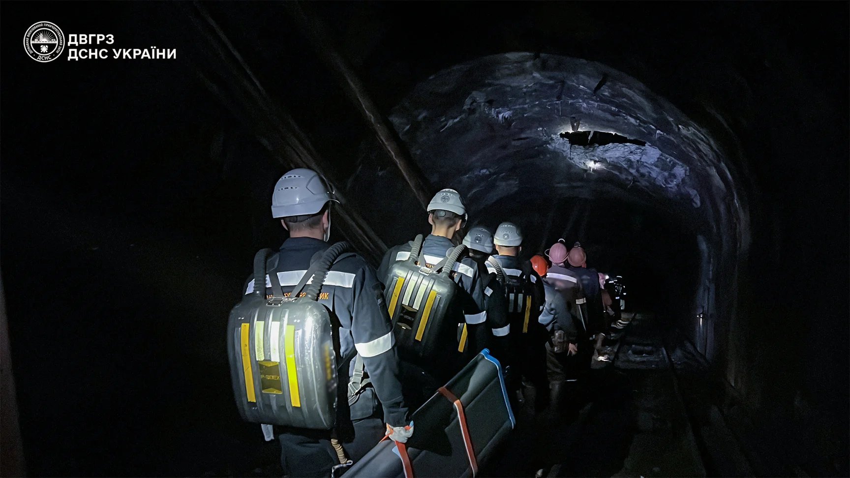 Pyrotechnic shutdown: rescuers pulled miners from two Kryvyi Rih mines