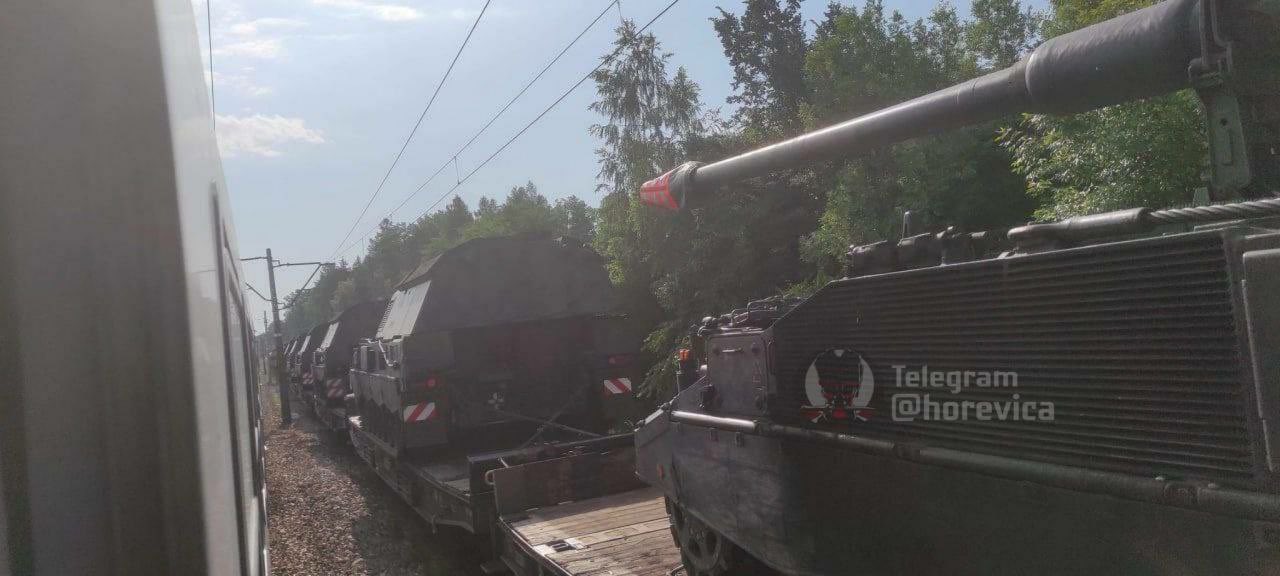 Supposed photo of PzH 2000 transport to Ukraine