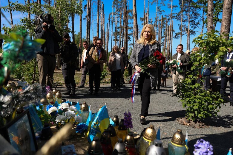 Slovak President Honors Fallen Defenders in Moshchun