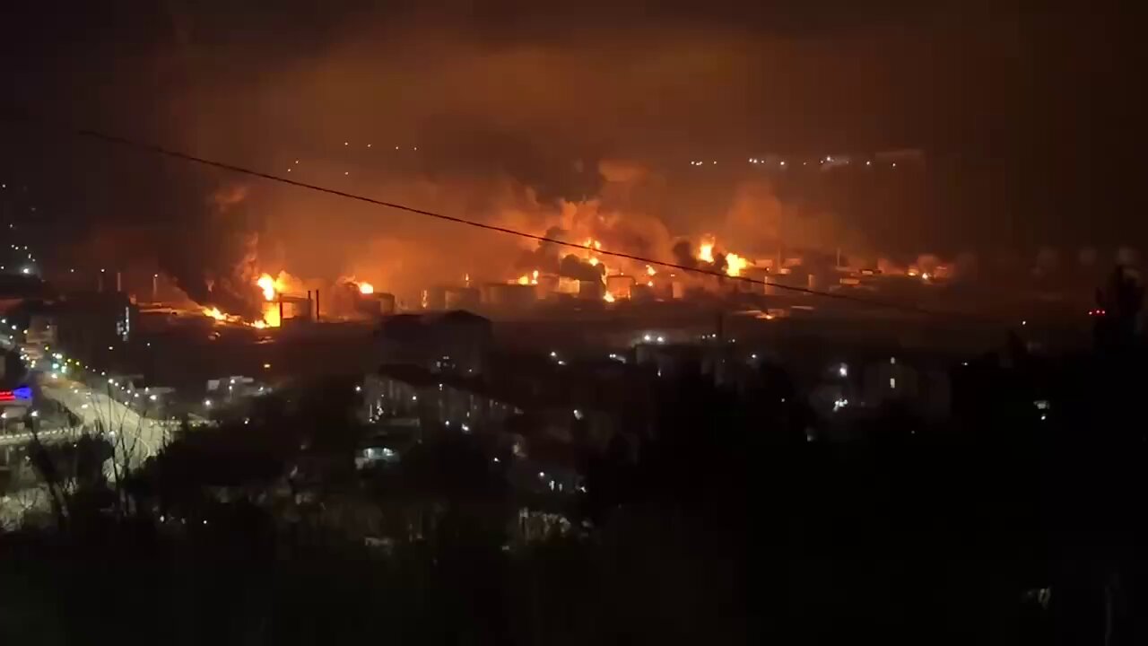 Ukrainian Forces Strike Tuapse Oil Port Again, Fire Reignited