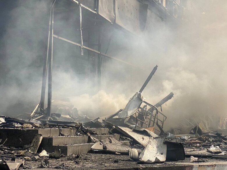 Russian strikes hit 55 buildings, 40 cars in Vinnytsia