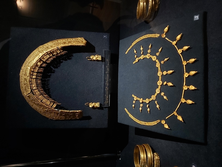 Russians stole Scythian gold from Melitopol museum