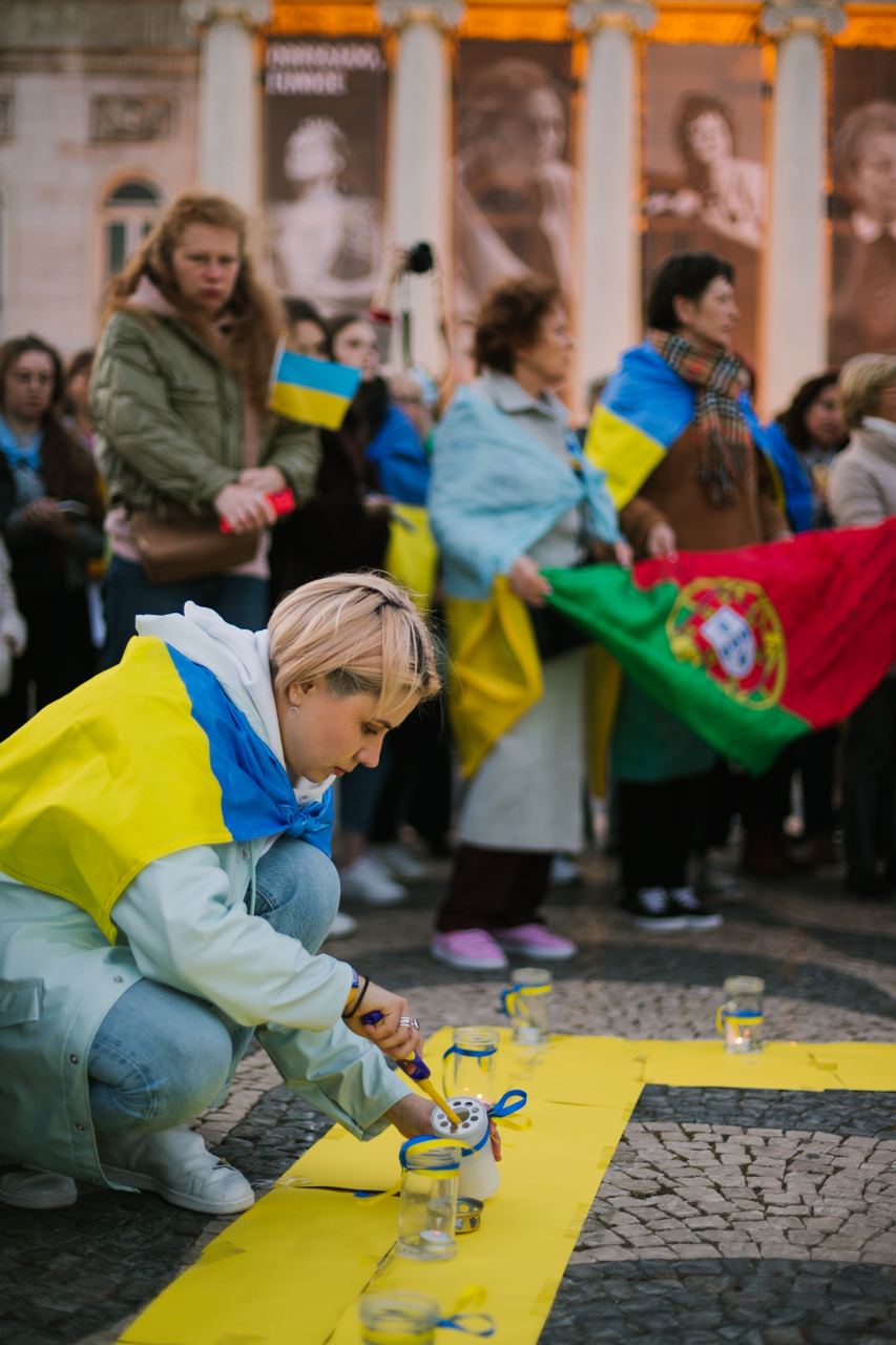 Lisbon rally honors Mariupol theater bombing victims