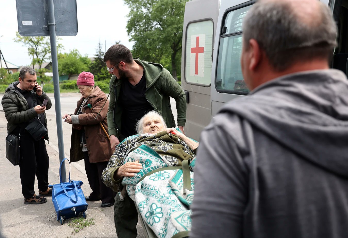 Brave volunteer Mark Holtsyev risks life to save people fleeing Russian army.