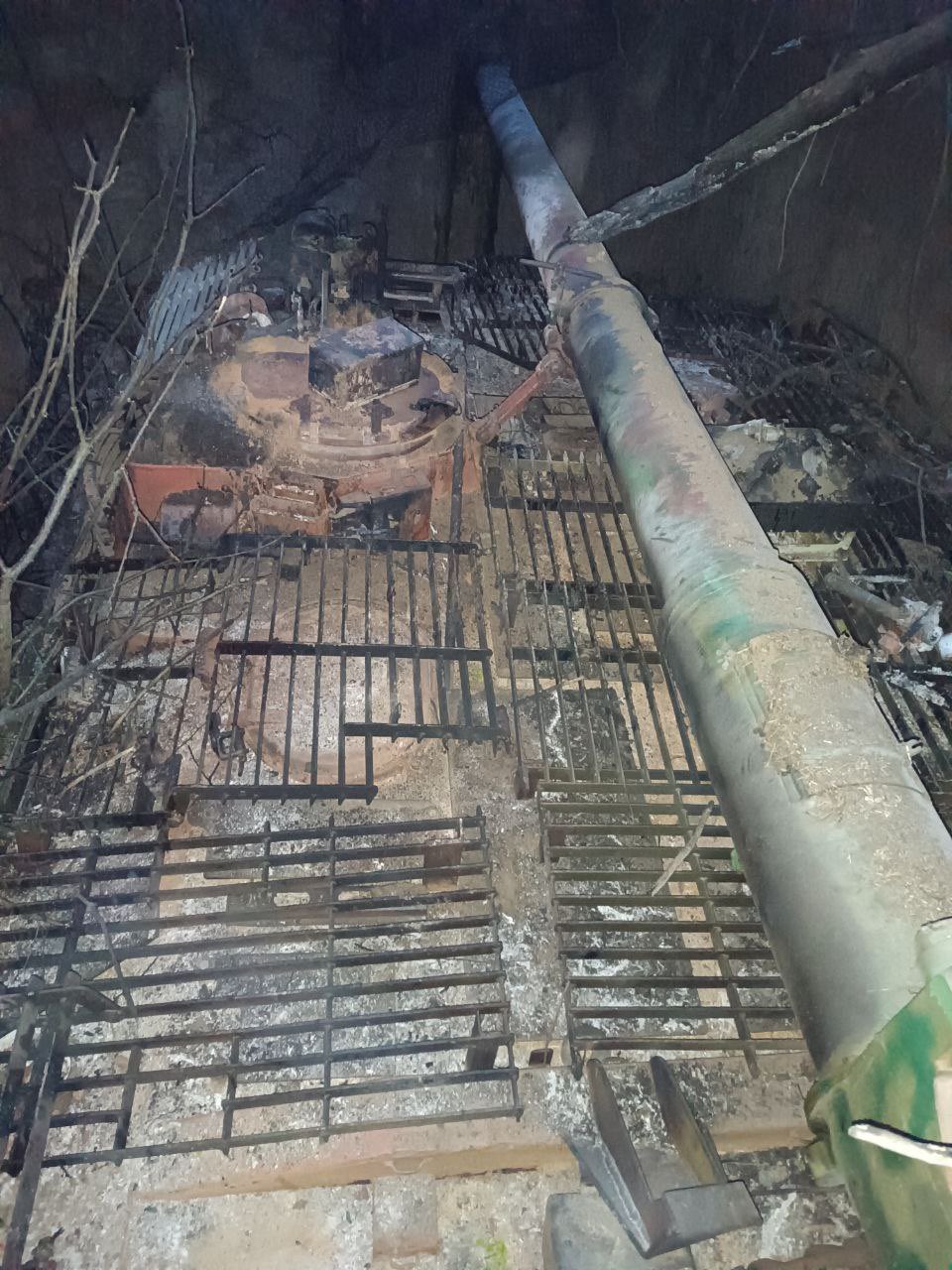 A destroyed 2S5 Giatsint-S on the front