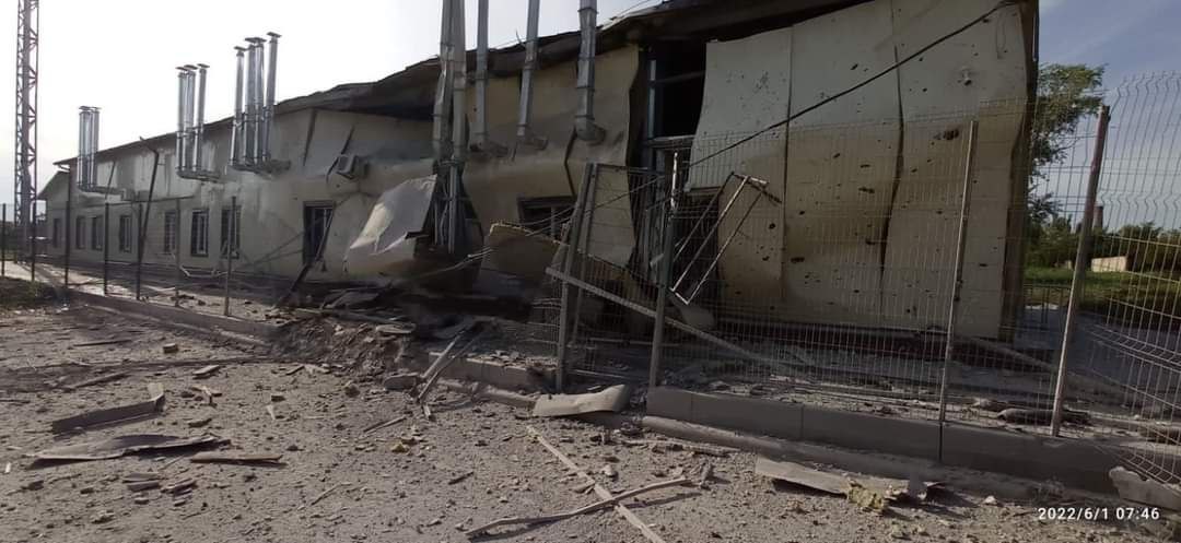 Shelling damages safety center in Ocheretyne