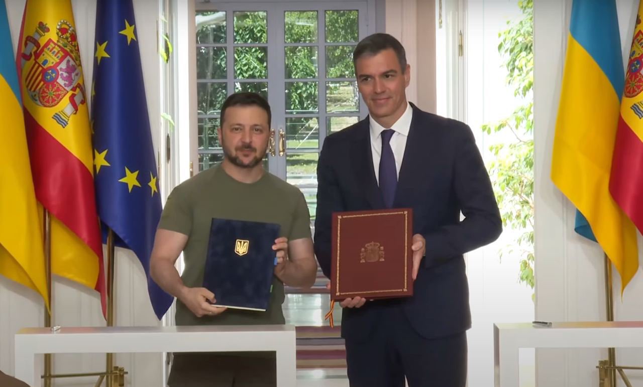 Zelensky, Sánchez sign pact; Spain pledges €1B in 2024, €5B by 2027