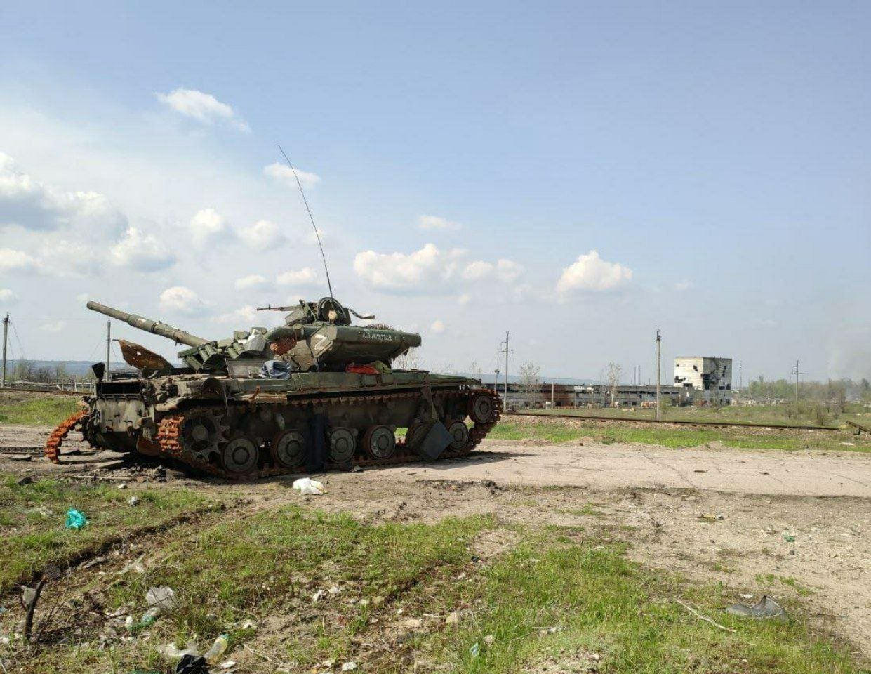 Ukraine Damages T-64BV Tank in Rubizhne
