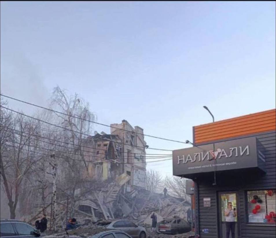 Russians hit a residential building in Kryvyi Rih: 5 injured