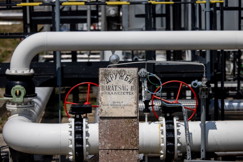 Ukraine Resumes Oil Pumping Through Druzhba Pipeline