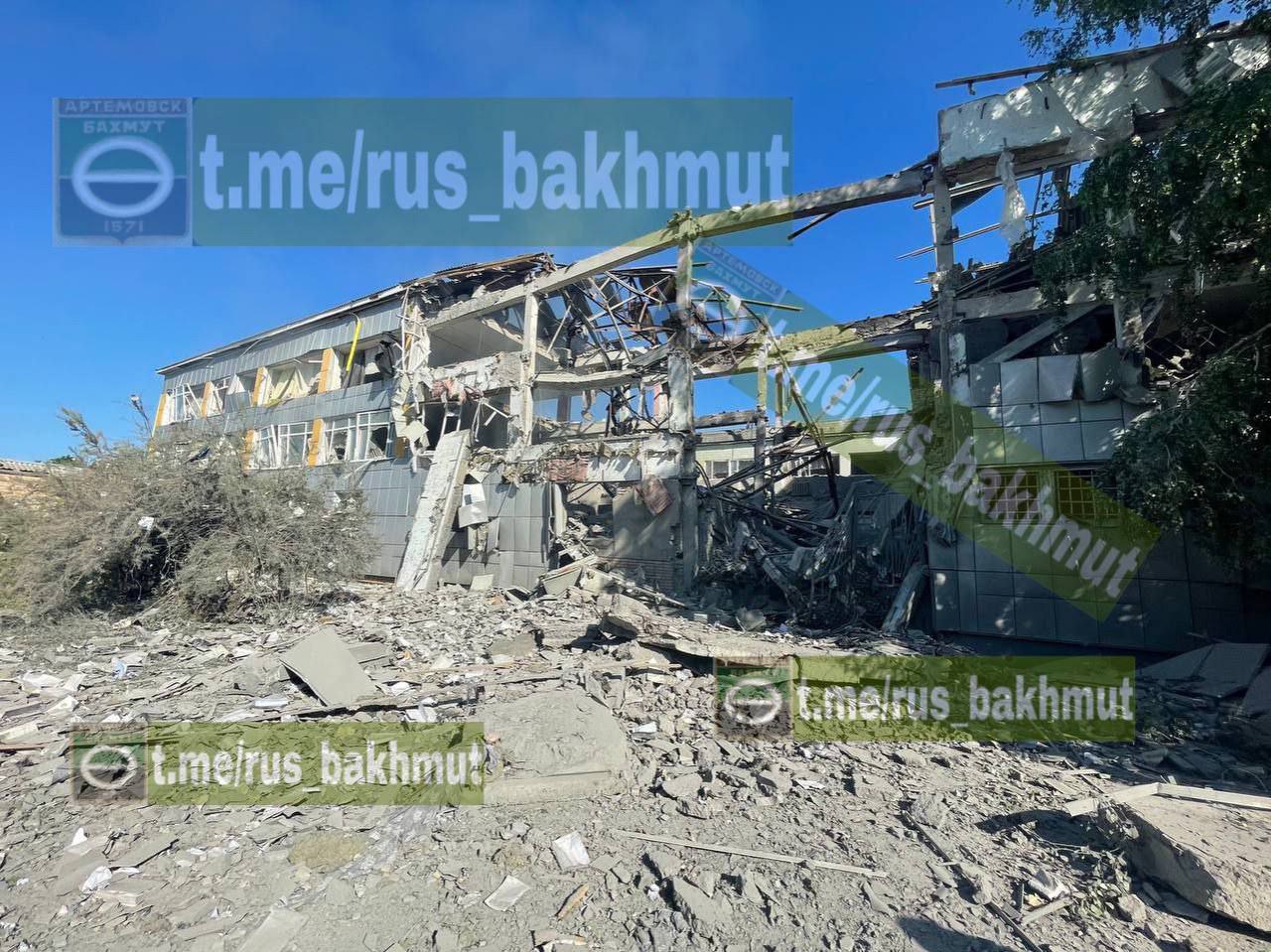 Russia bombs school in Bakhmut