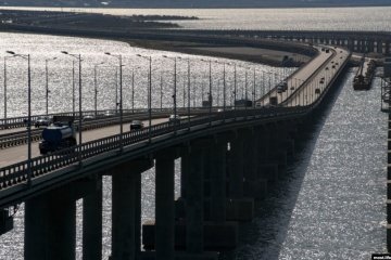 Ukraine can attack Kerch bridge with Harpoon missiles, ex-NATO commander says