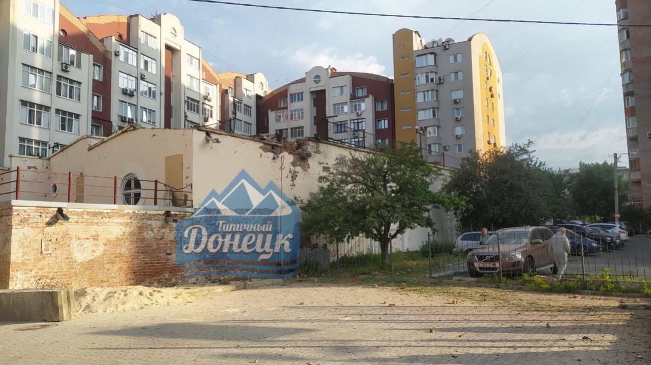 Impact 07 ‘Yellow Building’ geolocated at coordinates