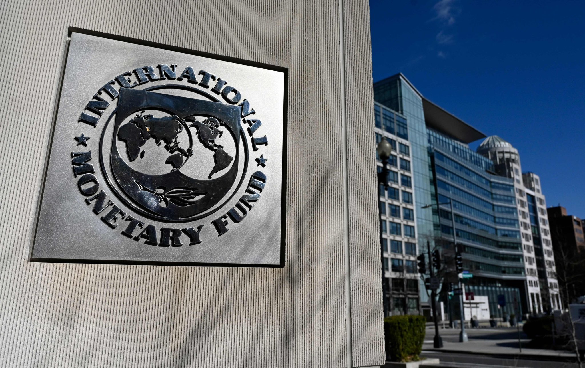 IMF approves $880M tranche for Ukraine