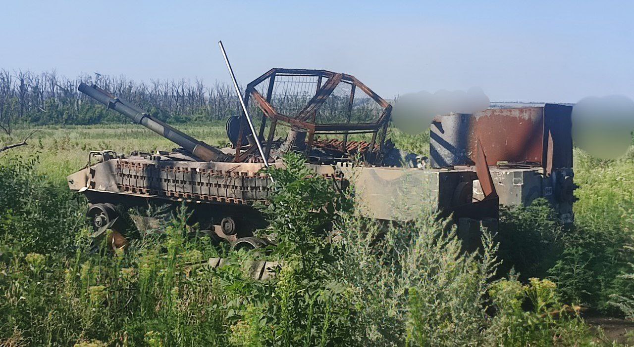 Destroyed Russian BMD-4M near Chasov Yar