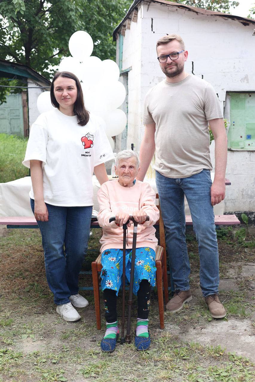 97-year-old Ukrainian woman gets new home after walking 10km to safety