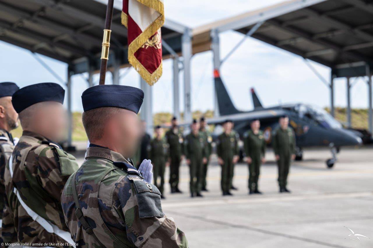 Ukrainian pilots complete 6-month training in France on Alphajet