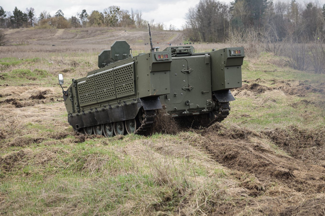 Factory Trials Begin for ‘Skif’ Tracked APC Prototype
