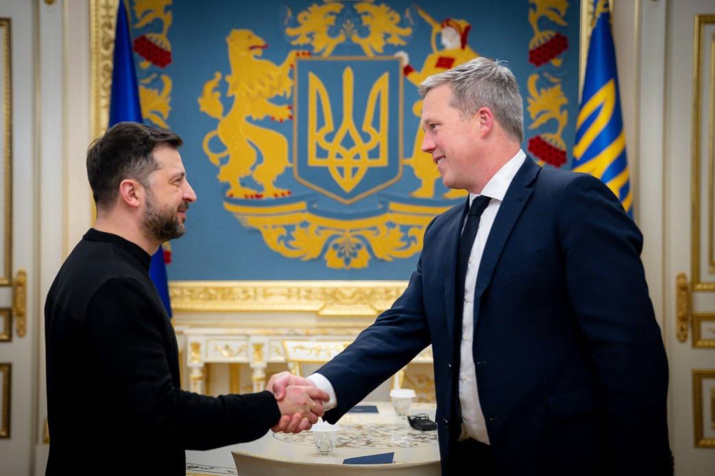 Announcement of SecArmy visit to Kyiv and criticisms of peace plan