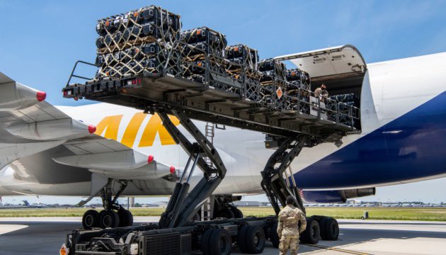 US Cargo Planes Turn Back After Trump Halts Ukraine Aid